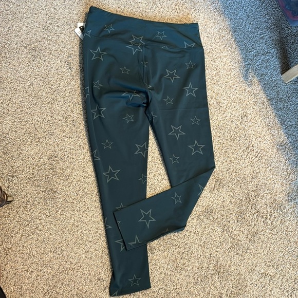 Nanette Lepore dark green star 7/8 cropped compression leggings, NWT - Picture 4 of 6